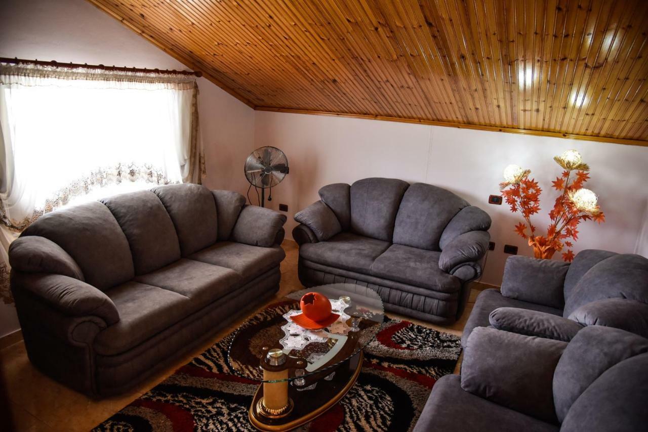 Villa Garden Shkodra エクステリア 写真