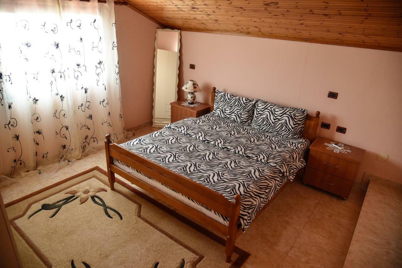 Villa Garden Shkodra エクステリア 写真
