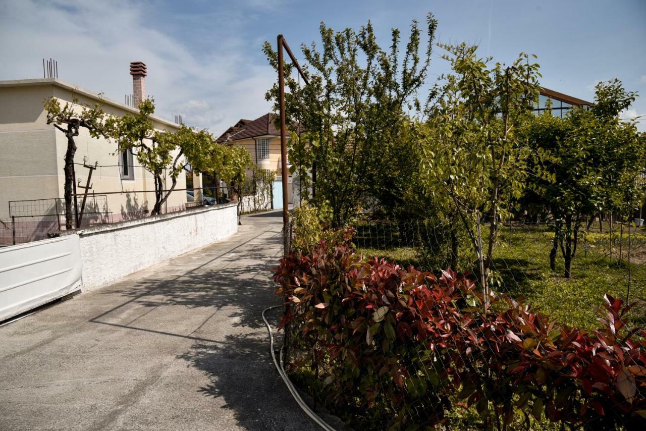 Villa Garden Shkodra エクステリア 写真